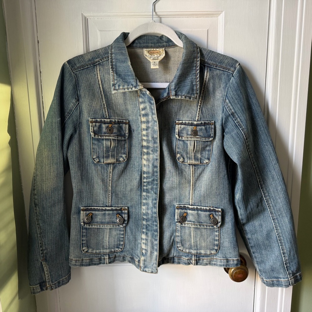 Talbots Vintage Fitted Style Denim Jacket with Zippered Closure Womens Size 8P
